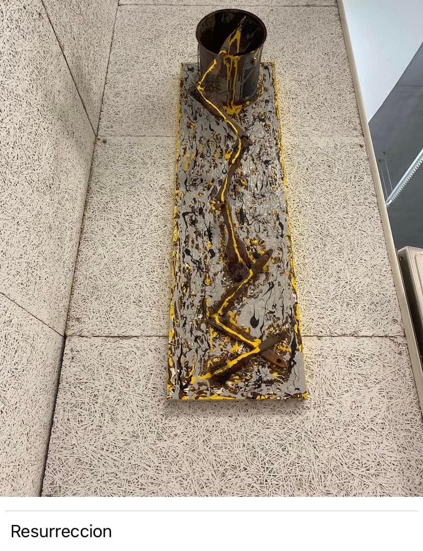 Resurrección (materiales reciclados sobre tabla)